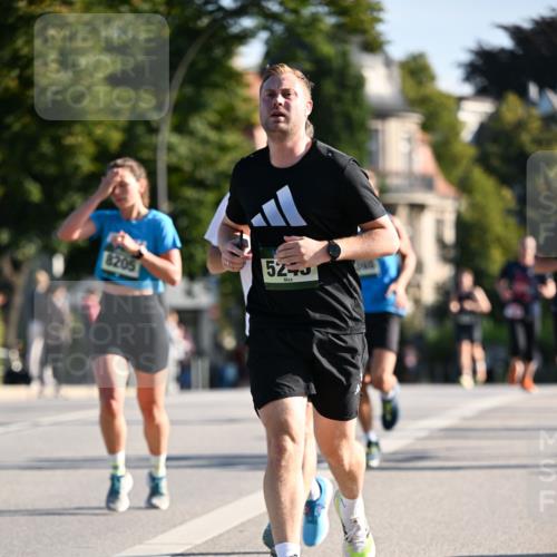 01.09.2024 - BARMER Alsterlauf Dr. Thomas Lammeyer http://msf.ph/oto/6893538 01.09.2024 09:27:50 Laufen 8205, 5243 meine-sportfotos.de
