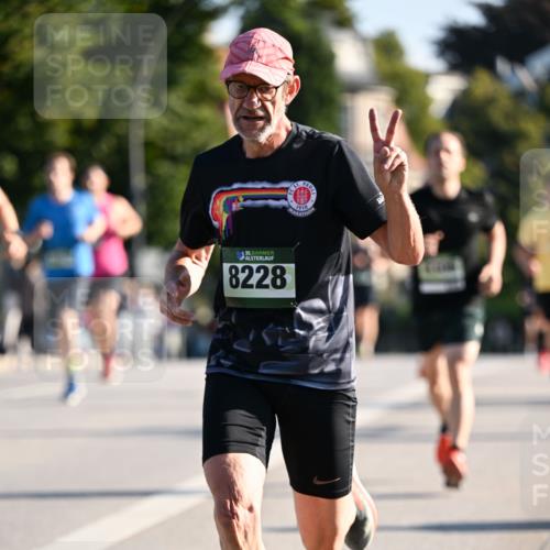 01.09.2024 - BARMER Alsterlauf Dr. Thomas Lammeyer http://msf.ph/oto/6893559 01.09.2024 09:27:54 Laufen 635, 8228, 1910 meine-sportfotos.de
