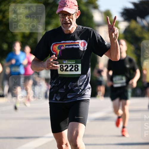 01.09.2024 - BARMER Alsterlauf Dr. Thomas Lammeyer http://msf.ph/oto/6893560 01.09.2024 09:27:54 Laufen 35, 8228, 1910 meine-sportfotos.de