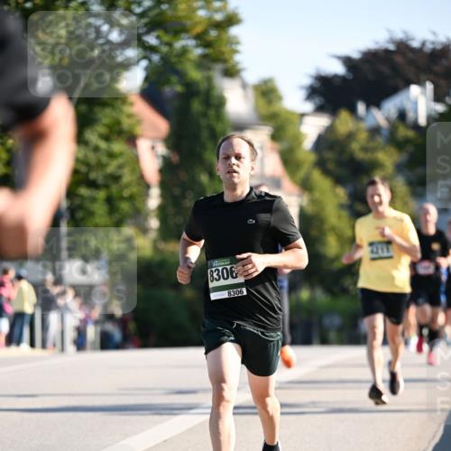 01.09.2024 - BARMER Alsterlauf Dr. Thomas Lammeyer http://msf.ph/oto/6893563 01.09.2024 09:27:55 Laufen 8306, 8306, 33, 1211 meine-sportfotos.de