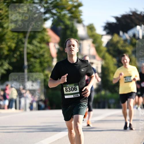 01.09.2024 - BARMER Alsterlauf Dr. Thomas Lammeyer http://msf.ph/oto/6893565 01.09.2024 09:27:55 Laufen 8306, 8306, 7411 meine-sportfotos.de