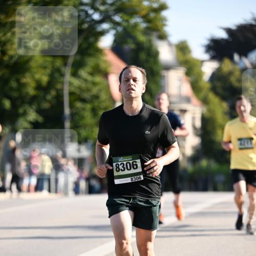 01.09.2024 - BARMER Alsterlauf Dr. Thomas Lammeyer http://msf.ph/oto/6893567 01.09.2024 09:27:55 Laufen 135, 8306, 8306, 7211 meine-sportfotos.de
