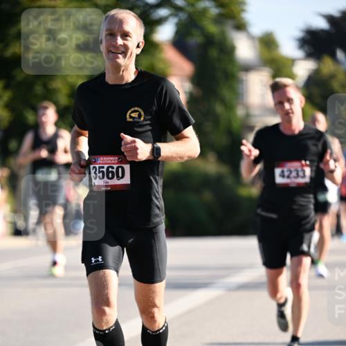01.09.2024 - BARMER Alsterlauf Dr. Thomas Lammeyer http://msf.ph/oto/6893602 01.09.2024 09:28:00 Laufen 35, 3560, 2022, 4233 meine-sportfotos.de