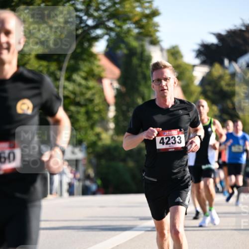 01.09.2024 - BARMER Alsterlauf Dr. Thomas Lammeyer http://msf.ph/oto/6893604 01.09.2024 09:28:01 Laufen 60, 135, 4233 meine-sportfotos.de