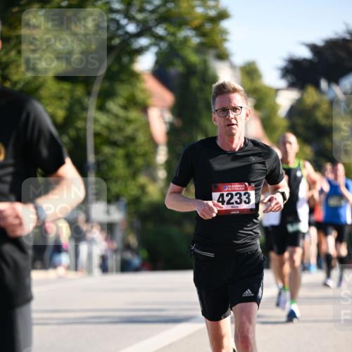 01.09.2024 - BARMER Alsterlauf Dr. Thomas Lammeyer http://msf.ph/oto/6893606 01.09.2024 09:28:01 Laufen 35, 4233 meine-sportfotos.de