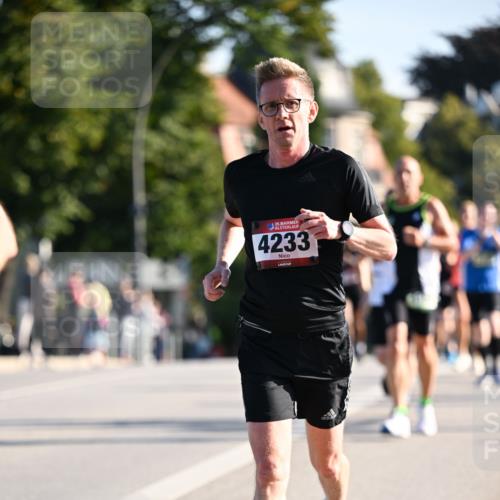 01.09.2024 - BARMER Alsterlauf Dr. Thomas Lammeyer http://msf.ph/oto/6893608 01.09.2024 09:28:01 Laufen 35, 4233 meine-sportfotos.de