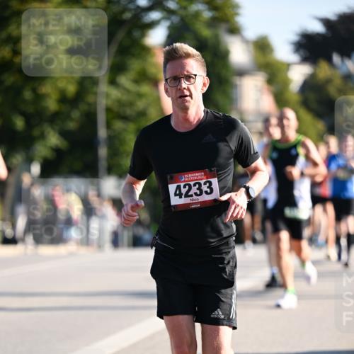 01.09.2024 - BARMER Alsterlauf Dr. Thomas Lammeyer http://msf.ph/oto/6893609 01.09.2024 09:28:01 Laufen 35, 4233 meine-sportfotos.de