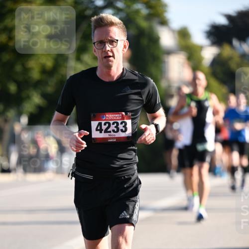 01.09.2024 - BARMER Alsterlauf Dr. Thomas Lammeyer http://msf.ph/oto/6893611 01.09.2024 09:28:01 Laufen 1635, 4233 meine-sportfotos.de