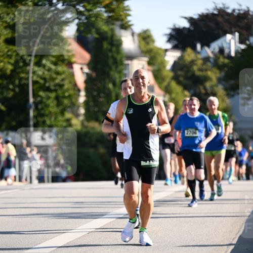 01.09.2024 - BARMER Alsterlauf Dr. Thomas Lammeyer http://msf.ph/oto/6893615 01.09.2024 09:28:02 Laufen 2706 meine-sportfotos.de