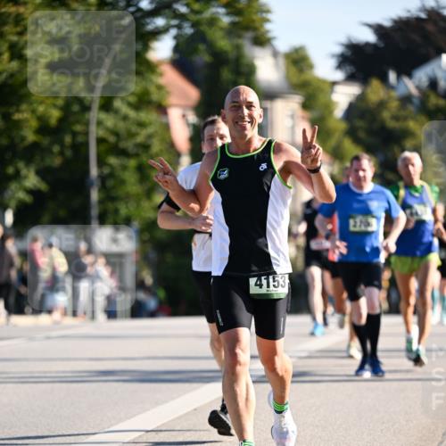 01.09.2024 - BARMER Alsterlauf Dr. Thomas Lammeyer http://msf.ph/oto/6893622 01.09.2024 09:28:03 Laufen 4153, 2706 meine-sportfotos.de
