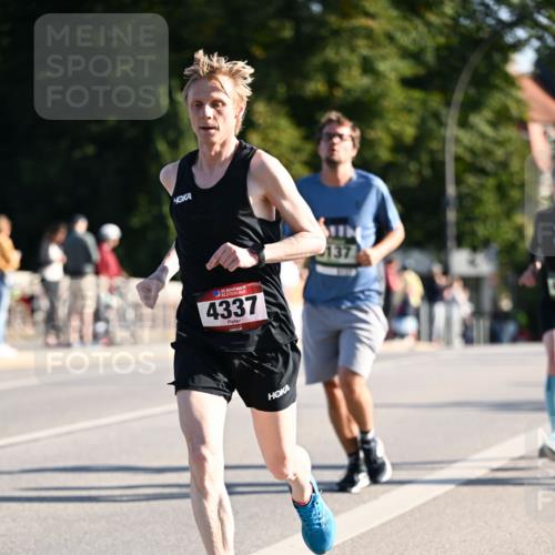 01.09.2024 - BARMER Alsterlauf Dr. Thomas Lammeyer http://msf.ph/oto/6893648 01.09.2024 09:28:09 Laufen 35, 4337, 137 meine-sportfotos.de