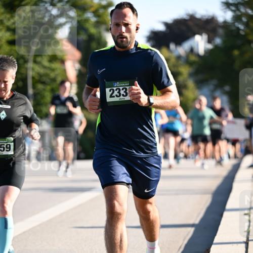 01.09.2024 - BARMER Alsterlauf Dr. Thomas Lammeyer http://msf.ph/oto/6893657 01.09.2024 09:28:10 Laufen 59, 135, 233 meine-sportfotos.de