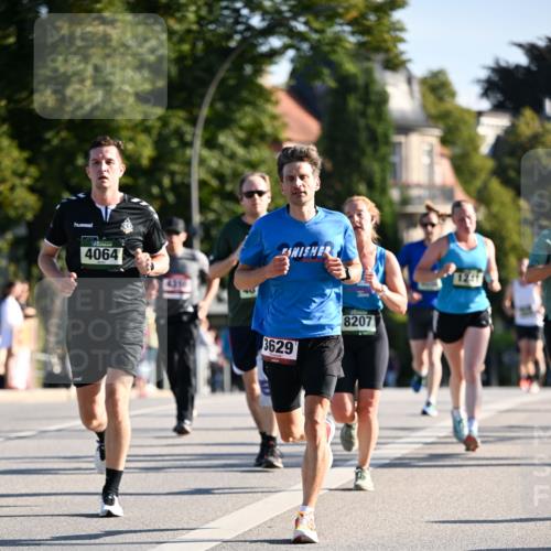 01.09.2024 - BARMER Alsterlauf Dr. Thomas Lammeyer http://msf.ph/oto/6893670 01.09.2024 09:28:13 Laufen 4064, 4316, 3629, 8207 meine-sportfotos.de