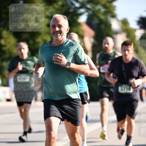 01.09.2024 - BARMER Alsterlauf Dr. Thomas Lammeyer http://msf.ph/oto/6893693 01.09.2024 09:28:16 Laufen  meine-sportfotos.de