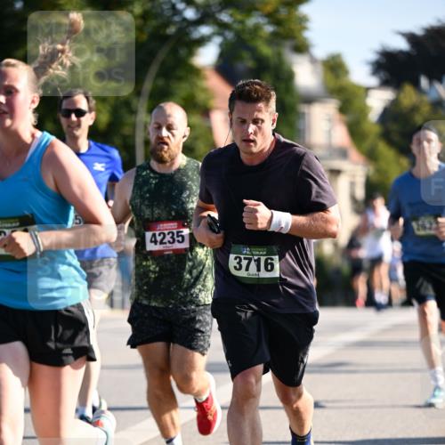 01.09.2024 - BARMER Alsterlauf Dr. Thomas Lammeyer http://msf.ph/oto/6893696 01.09.2024 09:28:17 Laufen 4235, 35, 3716 meine-sportfotos.de