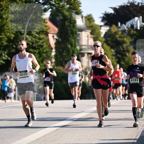 01.09.2024 - BARMER Alsterlauf Dr. Thomas Lammeyer http://msf.ph/oto/6893714 01.09.2024 09:28:20 Laufen 4848, 5129, 10, 4183 meine-sportfotos.de