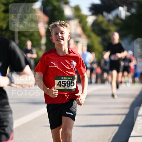 01.09.2024 - BARMER Alsterlauf Dr. Thomas Lammeyer http://msf.ph/oto/6893734 01.09.2024 09:28:24 Laufen 35, 4595 meine-sportfotos.de