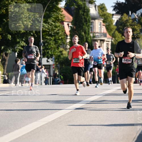 01.09.2024 - BARMER Alsterlauf Dr. Thomas Lammeyer http://msf.ph/oto/6893742 01.09.2024 09:28:25 Laufen 2717, 3082, 1565, 2454 meine-sportfotos.de