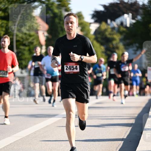 01.09.2024 - BARMER Alsterlauf Dr. Thomas Lammeyer http://msf.ph/oto/6893752 01.09.2024 09:28:27 Laufen 35, 2454 meine-sportfotos.de