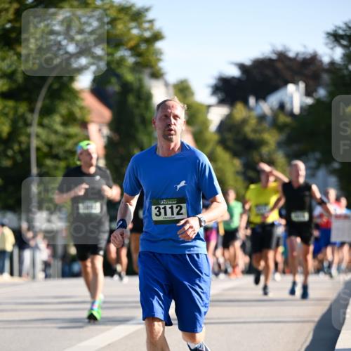 01.09.2024 - BARMER Alsterlauf Dr. Thomas Lammeyer http://msf.ph/oto/6893803 01.09.2024 09:28:38 Laufen 3112 meine-sportfotos.de