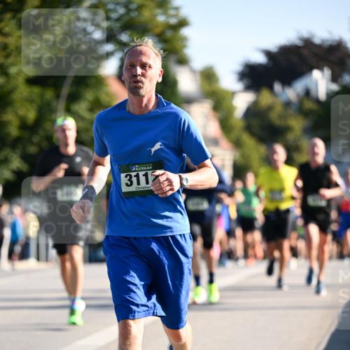 01.09.2024 - BARMER Alsterlauf Dr. Thomas Lammeyer http://msf.ph/oto/6893808 01.09.2024 09:28:39 Laufen 35, 311 meine-sportfotos.de