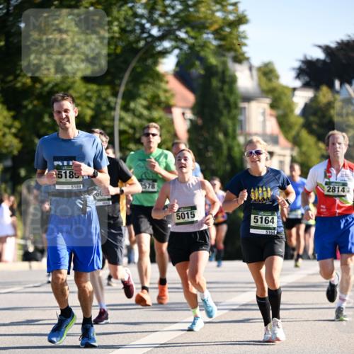 01.09.2024 - BARMER Alsterlauf Dr. Thomas Lammeyer http://msf.ph/oto/6893837 01.09.2024 09:28:44 Laufen 35185, 5189, 66, 4662, 578, 5015, 5164, 5164, 2814 meine-sportfotos.de
