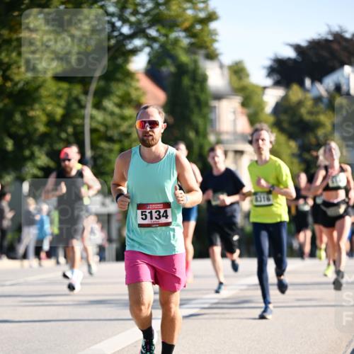 01.09.2024 - BARMER Alsterlauf Dr. Thomas Lammeyer http://msf.ph/oto/6893883 01.09.2024 09:28:52 Laufen 5134, 8316 meine-sportfotos.de