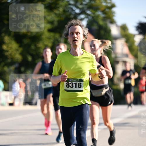 01.09.2024 - BARMER Alsterlauf Dr. Thomas Lammeyer http://msf.ph/oto/6893899 01.09.2024 09:28:55 Laufen 35, 8316, 6 meine-sportfotos.de
