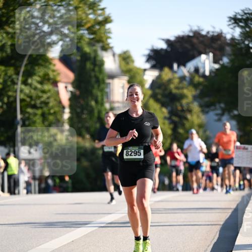 01.09.2024 - BARMER Alsterlauf Dr. Thomas Lammeyer http://msf.ph/oto/6893904 01.09.2024 09:28:56 Laufen 8295 meine-sportfotos.de