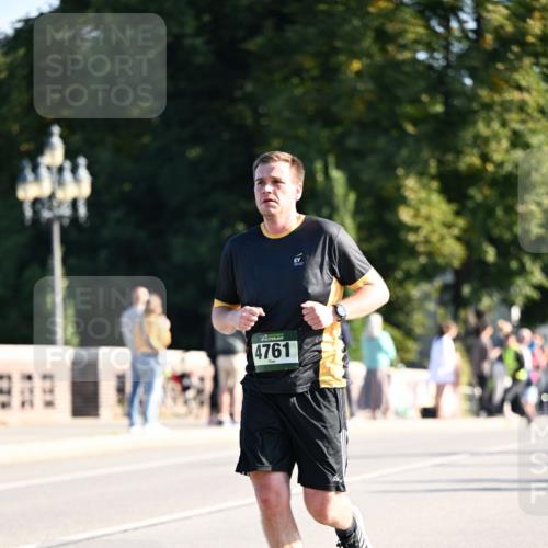 01.09.2024 - BARMER Alsterlauf Dr. Thomas Lammeyer http://msf.ph/oto/6893924 01.09.2024 09:29:01 Laufen 4761 meine-sportfotos.de