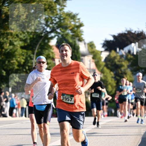 01.09.2024 - BARMER Alsterlauf Dr. Thomas Lammeyer http://msf.ph/oto/6893932 01.09.2024 09:29:04 Laufen 2957 meine-sportfotos.de
