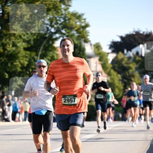 01.09.2024 - BARMER Alsterlauf Dr. Thomas Lammeyer http://msf.ph/oto/6893933 01.09.2024 09:29:04 Laufen 2957 meine-sportfotos.de