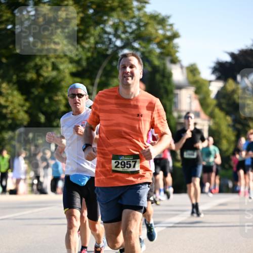 01.09.2024 - BARMER Alsterlauf Dr. Thomas Lammeyer http://msf.ph/oto/6893935 01.09.2024 09:29:04 Laufen 2957 meine-sportfotos.de
