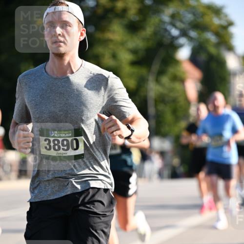 01.09.2024 - BARMER Alsterlauf Dr. Thomas Lammeyer http://msf.ph/oto/6893966 01.09.2024 09:29:09 Laufen 35, 3890 meine-sportfotos.de