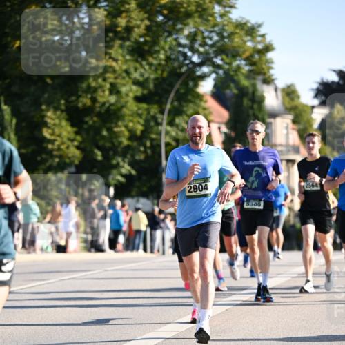 01.09.2024 - BARMER Alsterlauf Dr. Thomas Lammeyer http://msf.ph/oto/6893972 01.09.2024 09:29:10 Laufen 2904, 5905, 2564 meine-sportfotos.de