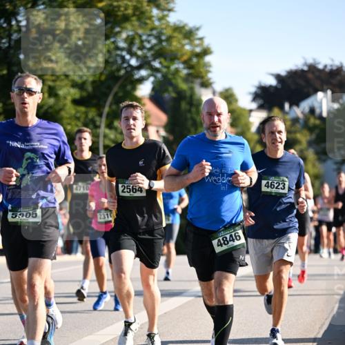 01.09.2024 - BARMER Alsterlauf Dr. Thomas Lammeyer http://msf.ph/oto/6893986 01.09.2024 09:29:12 Laufen 5305, 4710, 2310, 2564, 4623, 4846 meine-sportfotos.de