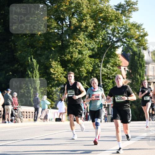 01.09.2024 - BARMER Alsterlauf Dr. Thomas Lammeyer http://msf.ph/oto/6894015 01.09.2024 09:29:17 Laufen 4002, 306, 328, 3525 meine-sportfotos.de