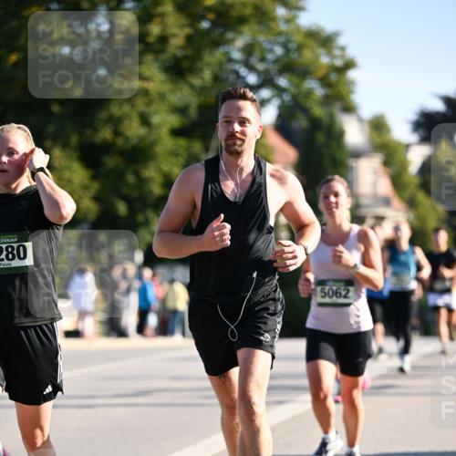01.09.2024 - BARMER Alsterlauf Dr. Thomas Lammeyer http://msf.ph/oto/6894028 01.09.2024 09:29:19 Laufen 280, 5062 meine-sportfotos.de