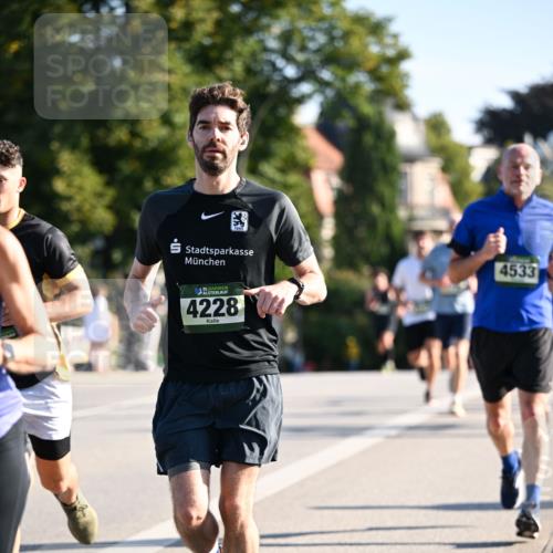01.09.2024 - BARMER Alsterlauf Dr. Thomas Lammeyer http://msf.ph/oto/6894061 01.09.2024 09:29:24 Laufen 135, 4228, 4533 meine-sportfotos.de