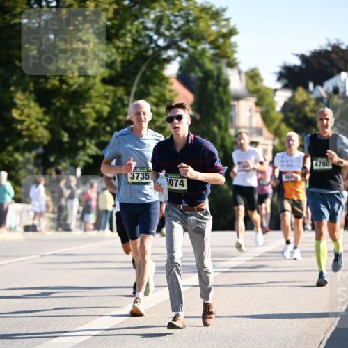 01.09.2024 - BARMER Alsterlauf Dr. Thomas Lammeyer http://msf.ph/oto/6894076 01.09.2024 09:29:27 Laufen 3735, 074, 4780 meine-sportfotos.de
