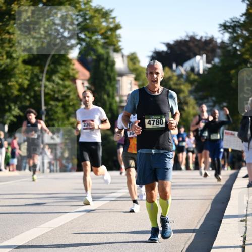 01.09.2024 - BARMER Alsterlauf Dr. Thomas Lammeyer http://msf.ph/oto/6894085 01.09.2024 09:29:28 Laufen 230, 36, 4780 meine-sportfotos.de