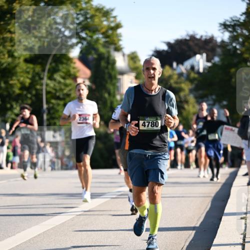 01.09.2024 - BARMER Alsterlauf Dr. Thomas Lammeyer http://msf.ph/oto/6894087 01.09.2024 09:29:29 Laufen 2364, 4780 meine-sportfotos.de