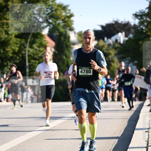01.09.2024 - BARMER Alsterlauf Dr. Thomas Lammeyer http://msf.ph/oto/6894088 01.09.2024 09:29:29 Laufen 2364, 4780 meine-sportfotos.de