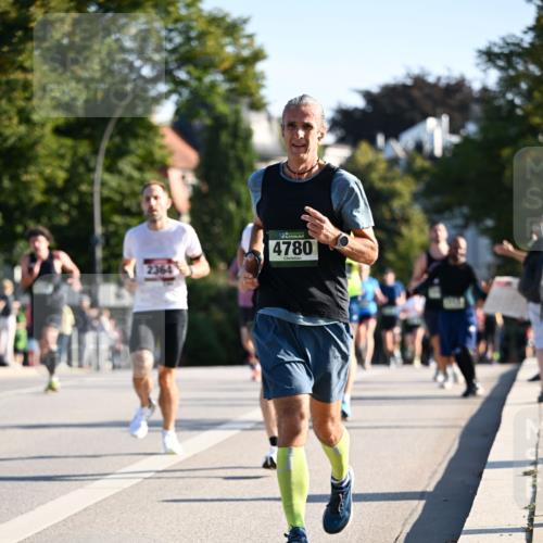 01.09.2024 - BARMER Alsterlauf Dr. Thomas Lammeyer http://msf.ph/oto/6894089 01.09.2024 09:29:29 Laufen 2364, 4780 meine-sportfotos.de