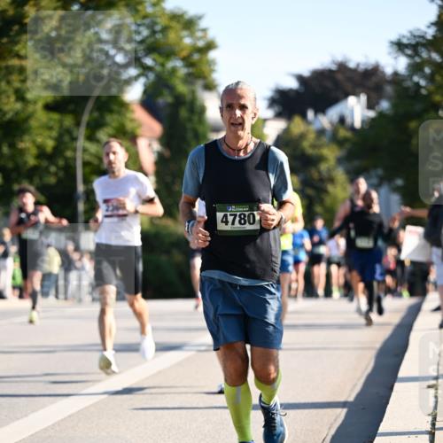 01.09.2024 - BARMER Alsterlauf Dr. Thomas Lammeyer http://msf.ph/oto/6894090 01.09.2024 09:29:29 Laufen 4780 meine-sportfotos.de