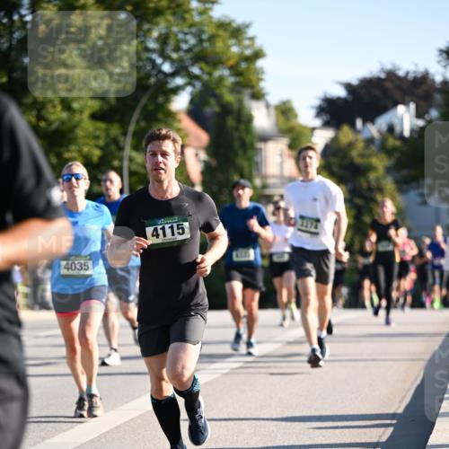 01.09.2024 - BARMER Alsterlauf Dr. Thomas Lammeyer http://msf.ph/oto/6894135 01.09.2024 09:29:37 Laufen 4035, 4115 meine-sportfotos.de