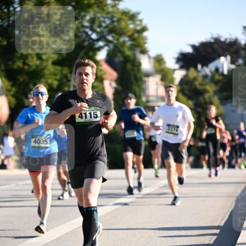 01.09.2024 - BARMER Alsterlauf Dr. Thomas Lammeyer http://msf.ph/oto/6894136 01.09.2024 09:29:37 Laufen 4035, 4115, 3374 meine-sportfotos.de