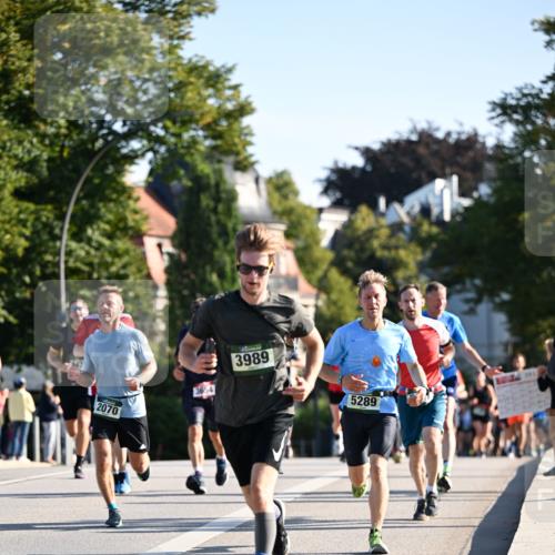01.09.2024 - BARMER Alsterlauf Dr. Thomas Lammeyer http://msf.ph/oto/6894201 01.09.2024 09:29:49 Laufen 2070, 3654, 3989, 5289 meine-sportfotos.de