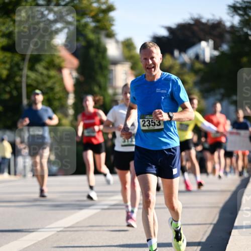 01.09.2024 - BARMER Alsterlauf Dr. Thomas Lammeyer http://msf.ph/oto/6894228 01.09.2024 09:29:53 Laufen 2353 meine-sportfotos.de