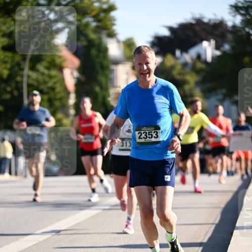 01.09.2024 - BARMER Alsterlauf Dr. Thomas Lammeyer http://msf.ph/oto/6894229 01.09.2024 09:29:53 Laufen 2353 meine-sportfotos.de